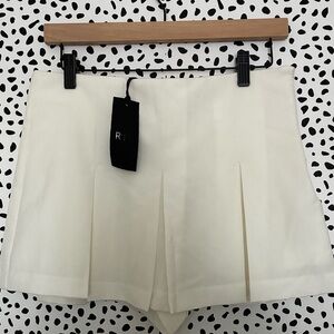 RtA NWT white mini skirt skort size medium poly/viscose/silk side zip lined